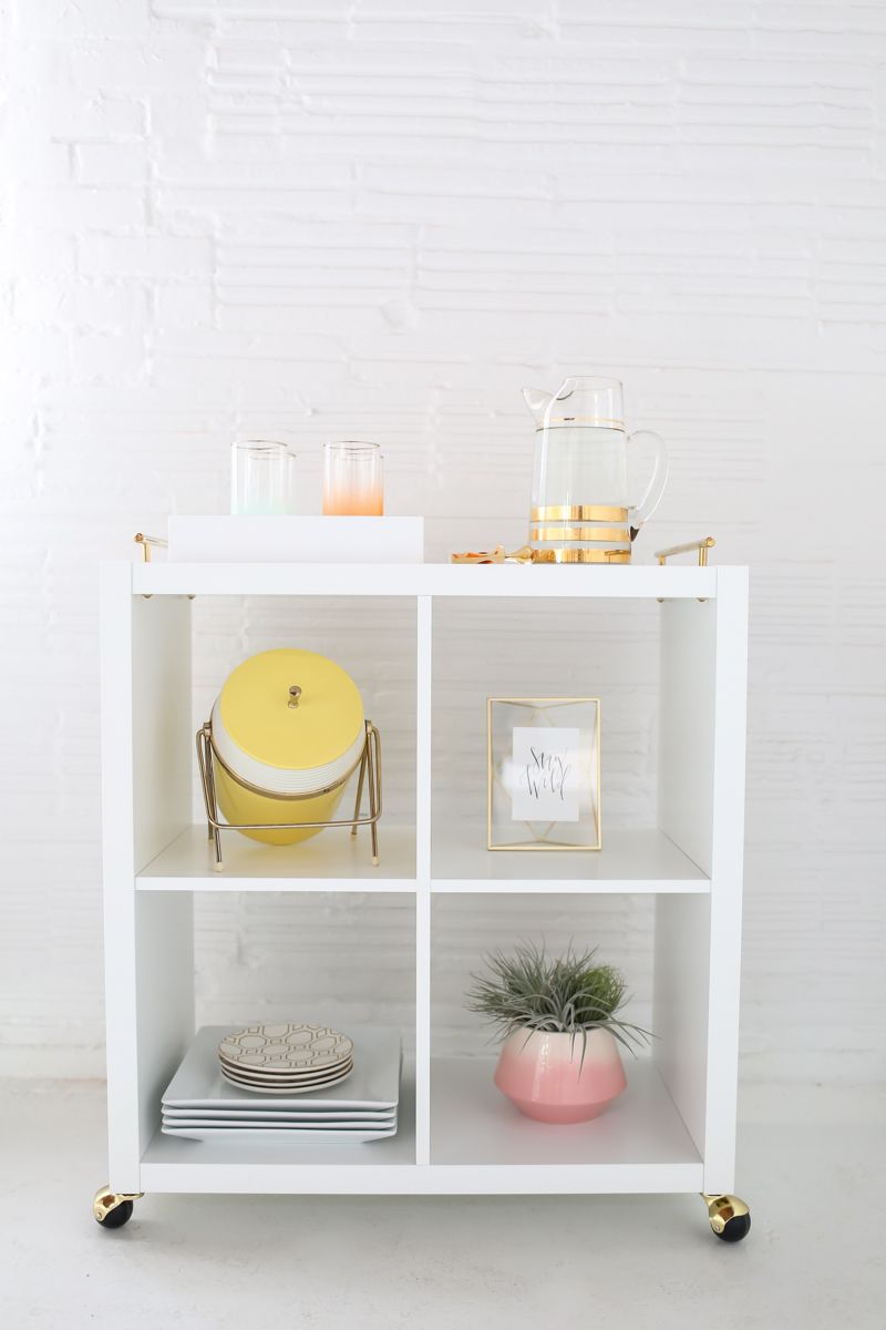 Ikea hack lag barcart av Kallax-hylle