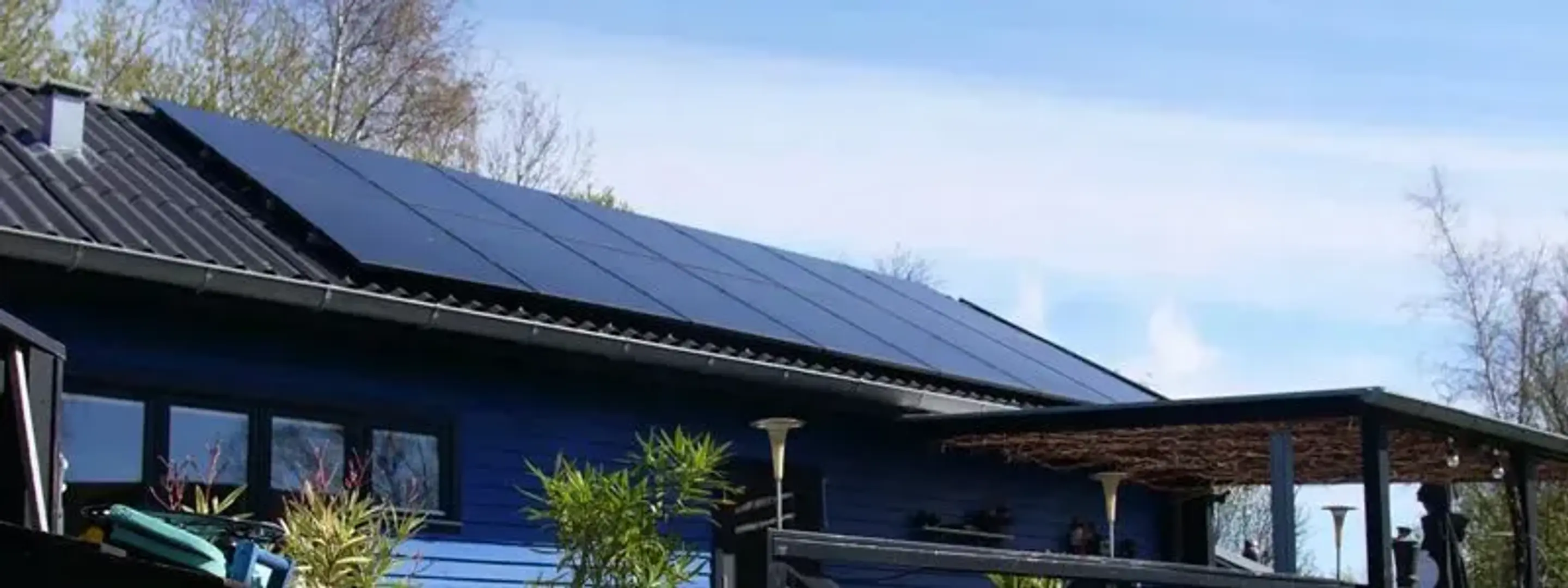 Solceller fra Easy Green på et tag.