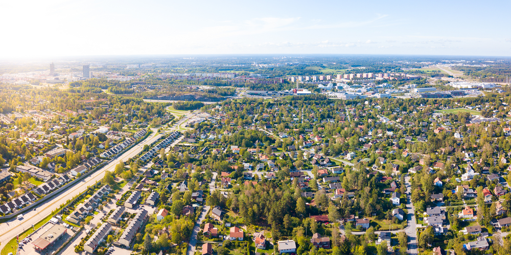 flygfoto över svenskt bostadsområde