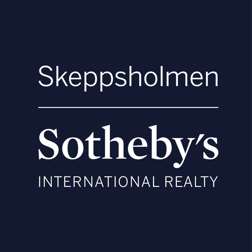 Mäklarbyrån Skeppsholmen Sotheby's logotyp.