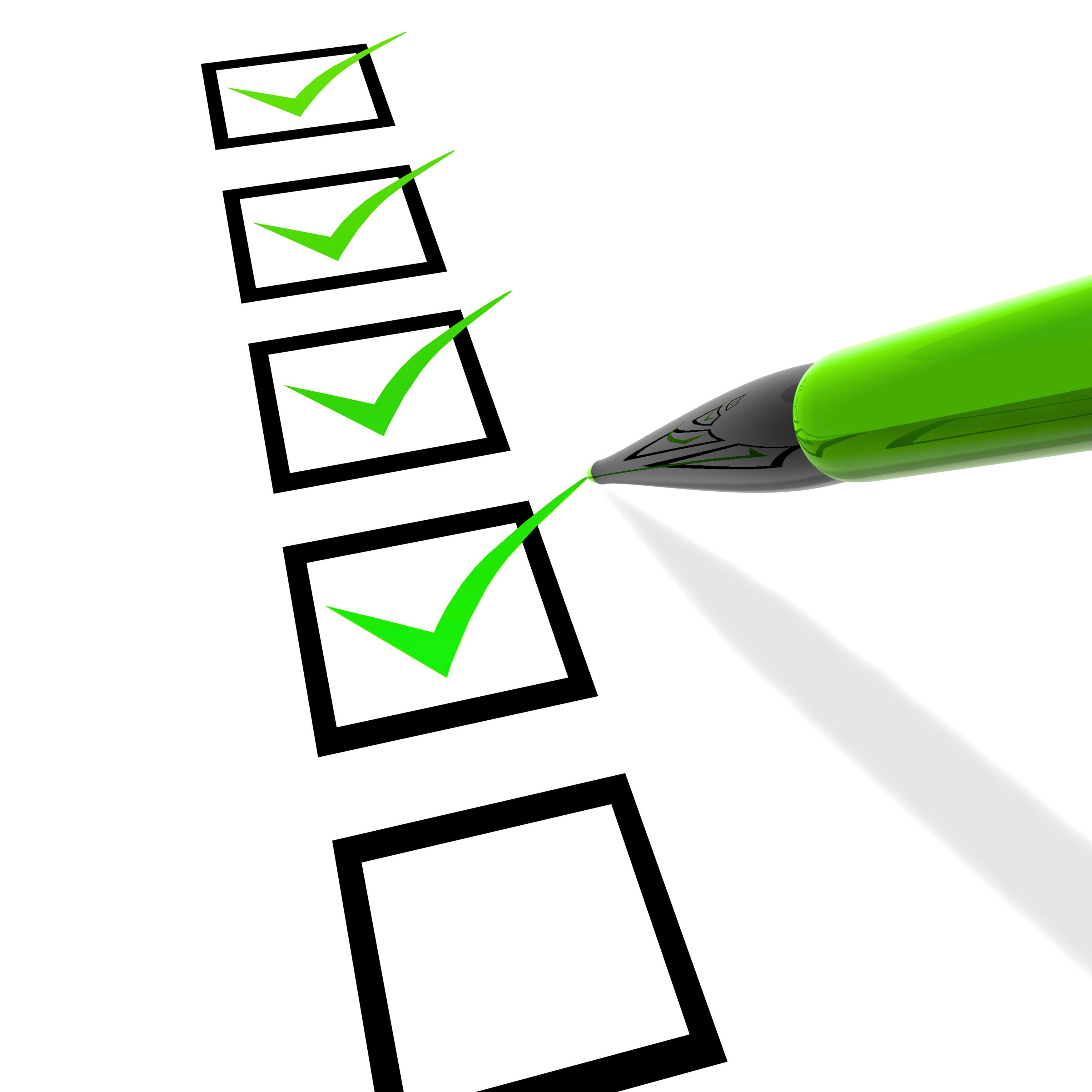 Illustration einer Checkliste mit grünen Häkchen – Symbol für gelöste Herausforderungen durch Leads